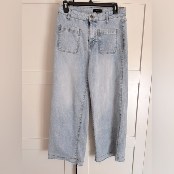 Frye Denim - Frye wide leg crop denim jeans light wash size 28 stretch Laid Back Denim